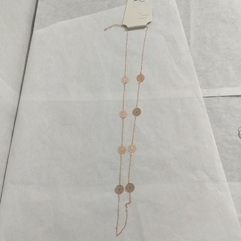 NWT rose gold necklace